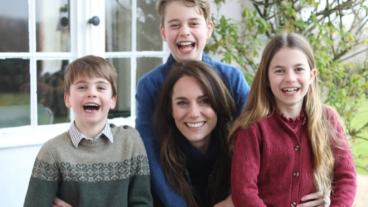 Kate Middleton'dan 'photoshop'lu fotoğraf özrü!