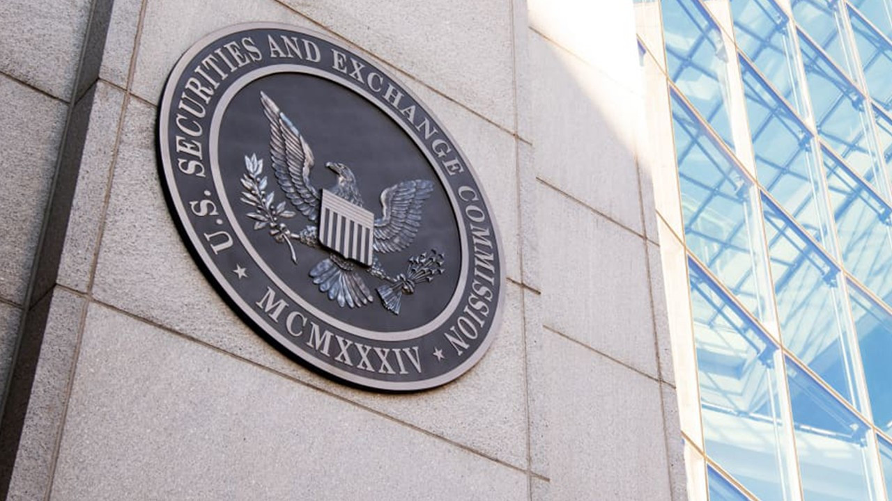 SEC'ten iki şirkete yapay zeka cezası