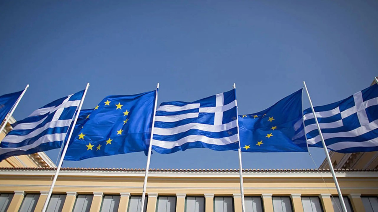 Yunanistan'da memurlardan 'düşük maaş' eylemi