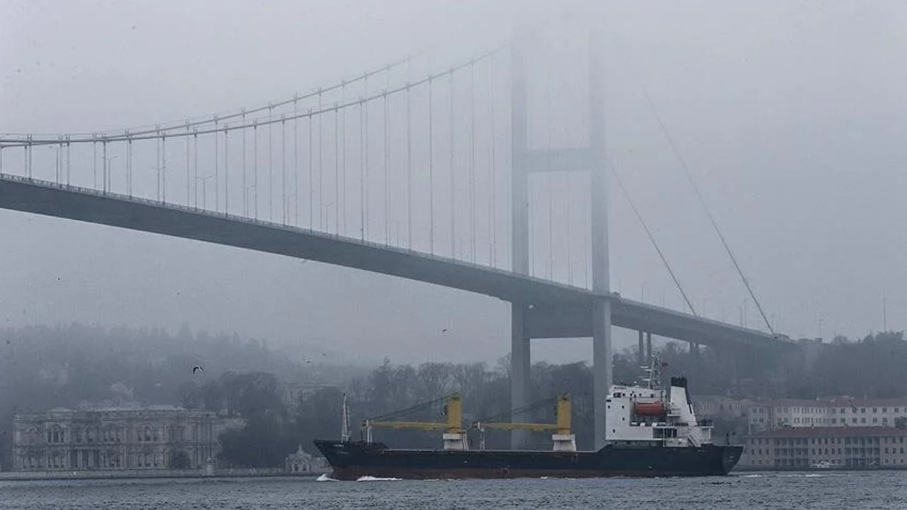Son dakika: Sis etkili oluyor... İstanbul Boğazı'nda gemi trafiği askıya alındı