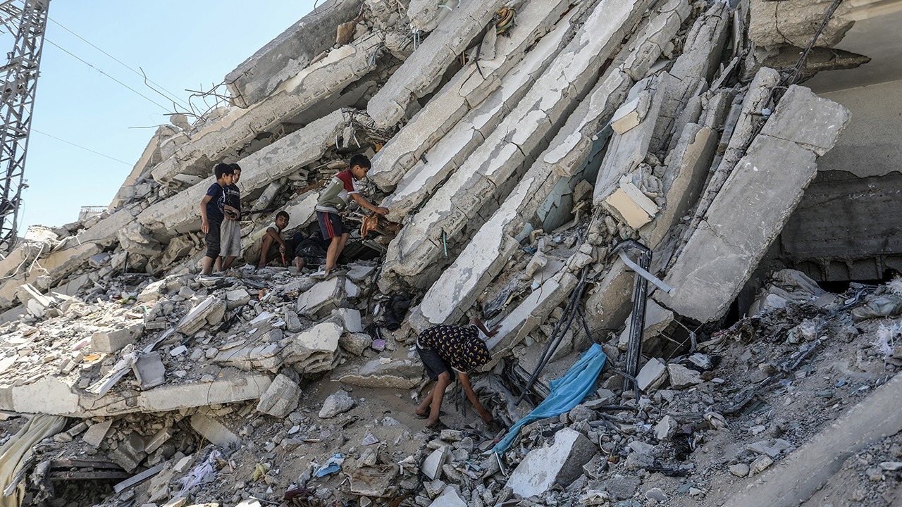 Gazze'de can kaybı 33 bin 137'ye çıktı