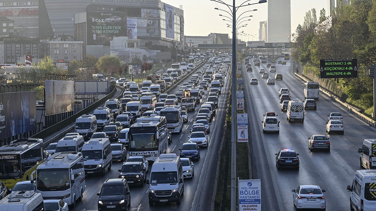 İstanbul'da tatil bitti, trafik çilesi başladı