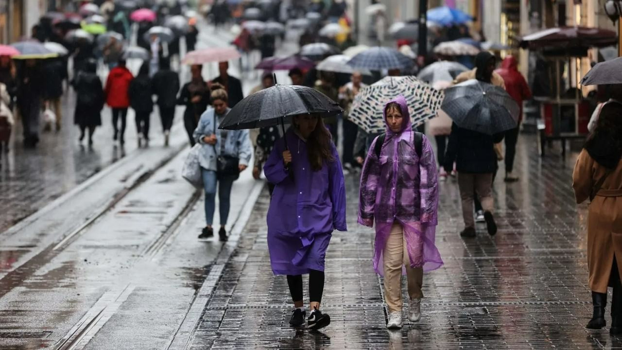 Meteoroloji saat verdi: İstanbul dahil birçok il için sağanak uyarısı