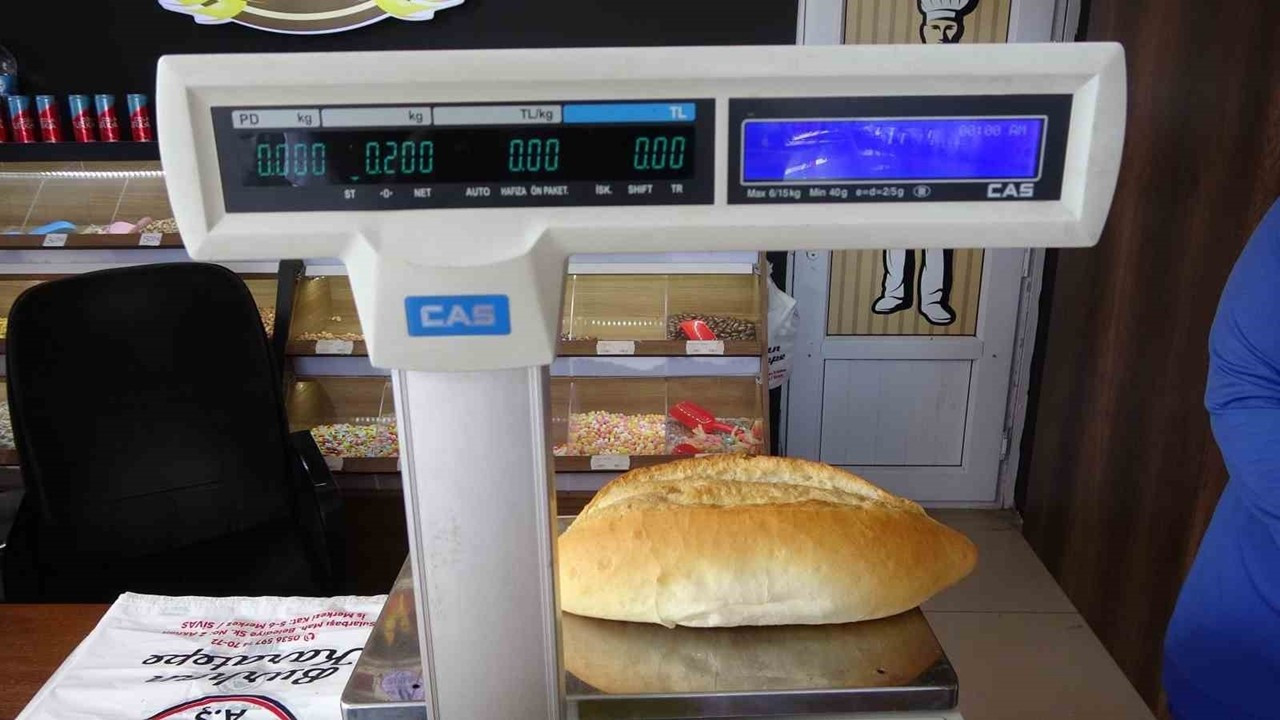 Sivas’ta ekmek savaşları, fiyat 2 TL’ye düştü