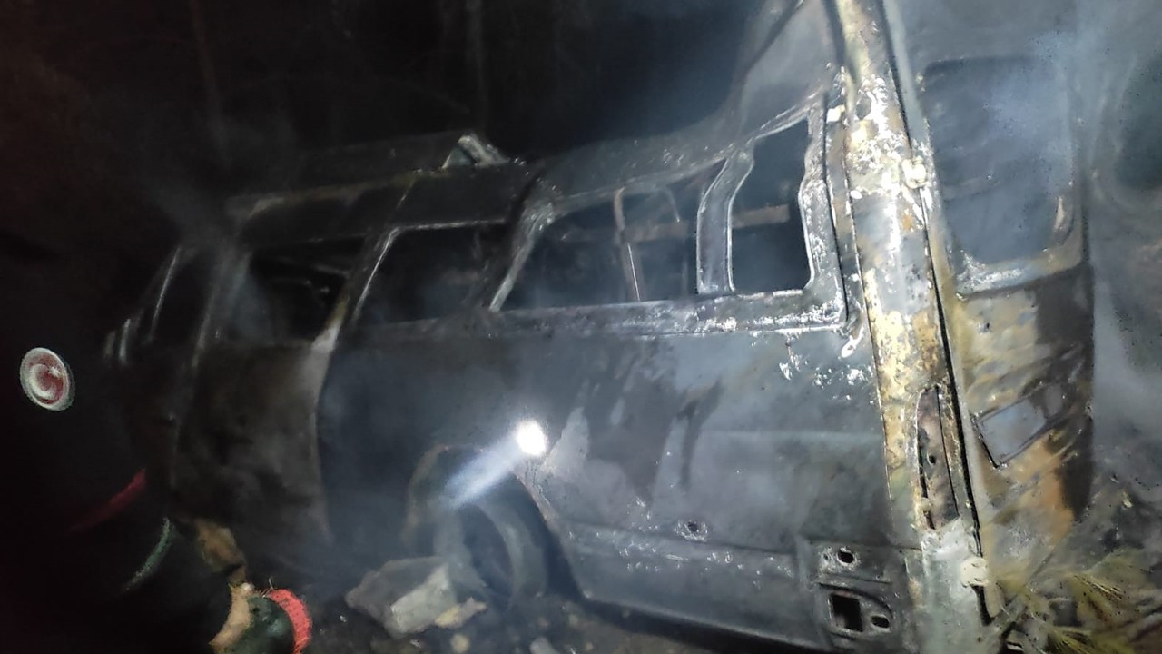 Adana'da uçuruma devrilip yanan minibüsteki 4 kişi öldü