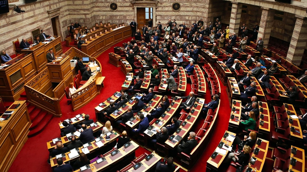 Yunanistan parlamentosunda arbede çıktı