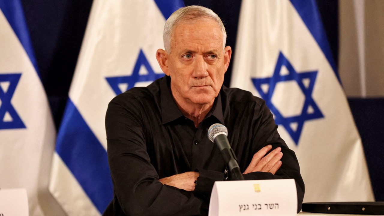İsrail Savaş Kabinesi üyesi Gantz'ın ayağı kırıldı