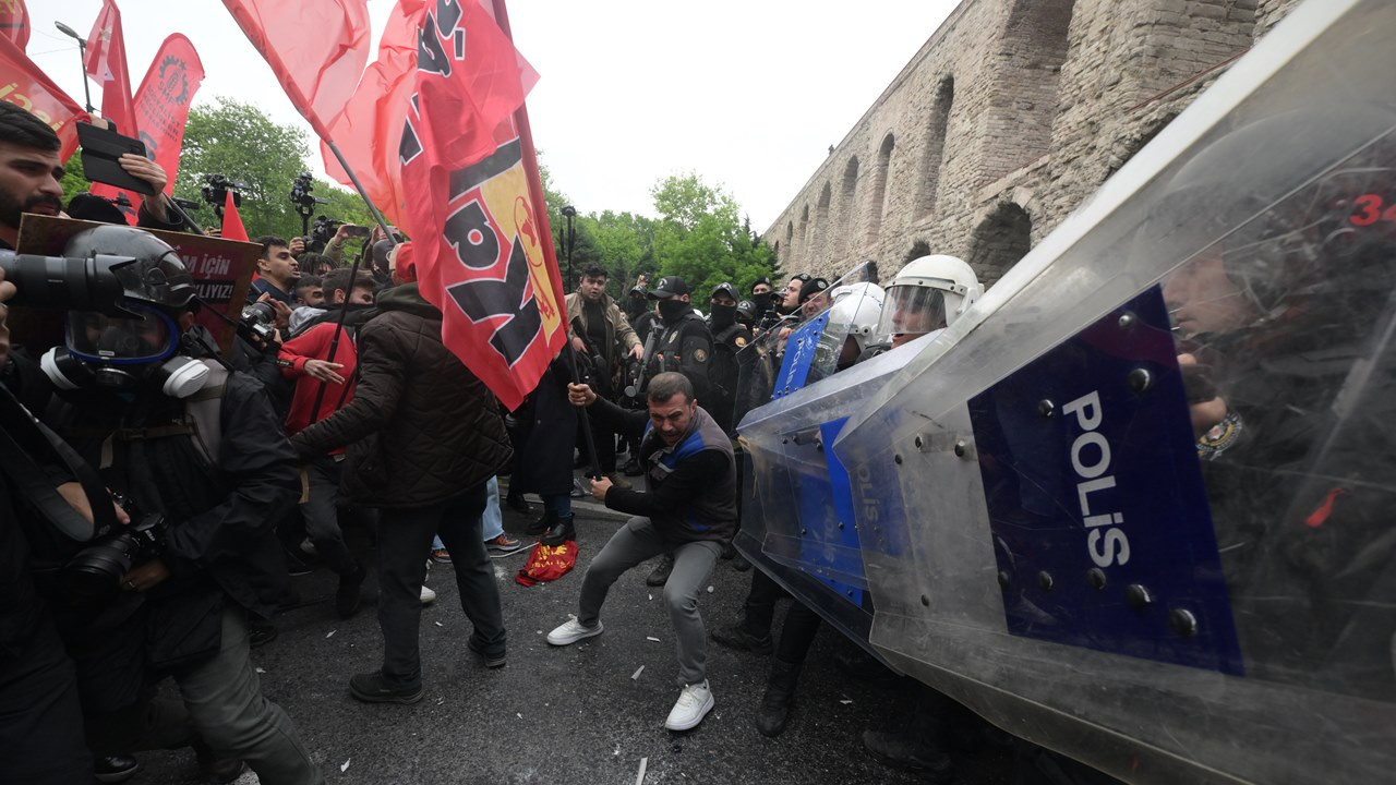 Bakan Yerlikaya: 1 Mayıs'ta Saraçhane'de polise saldıran 29 kişi gözaltında
