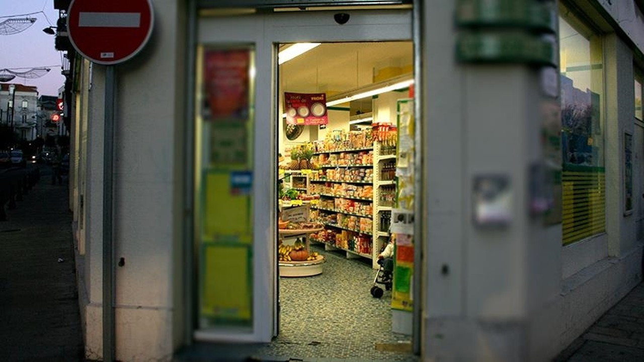 Milano'da gece hayatı düzenlemesi: İçecek satışına saat kısıtlaması