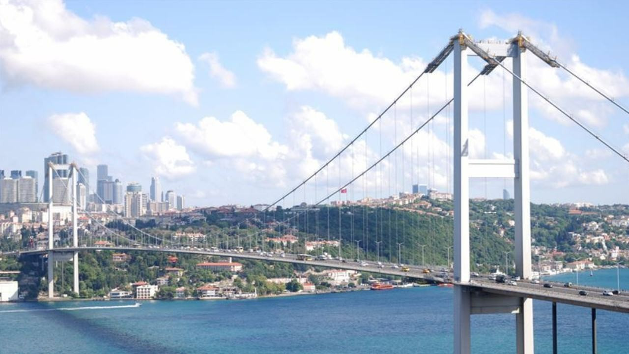 Bakan Uraloğlu açıkladı: Türkiye'nin en çok geçiş yapılan köprüsü...