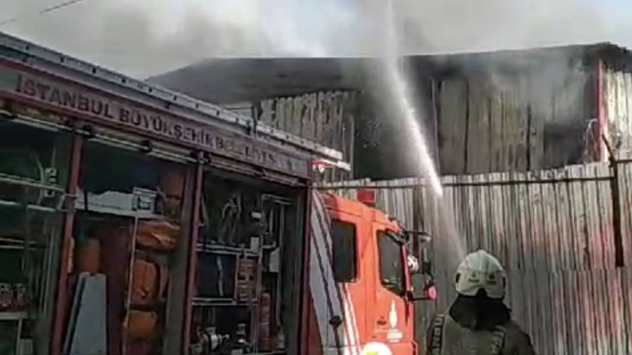 Başakşehir'de şantiyenin yatakhanesinde yangın