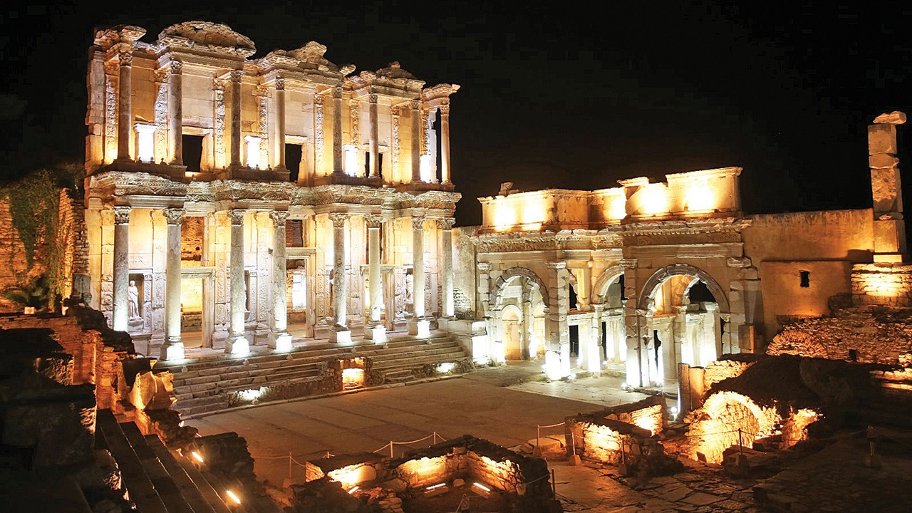 Efes Antik Kenti ‘Gece Müzeciliği’ne açıldı