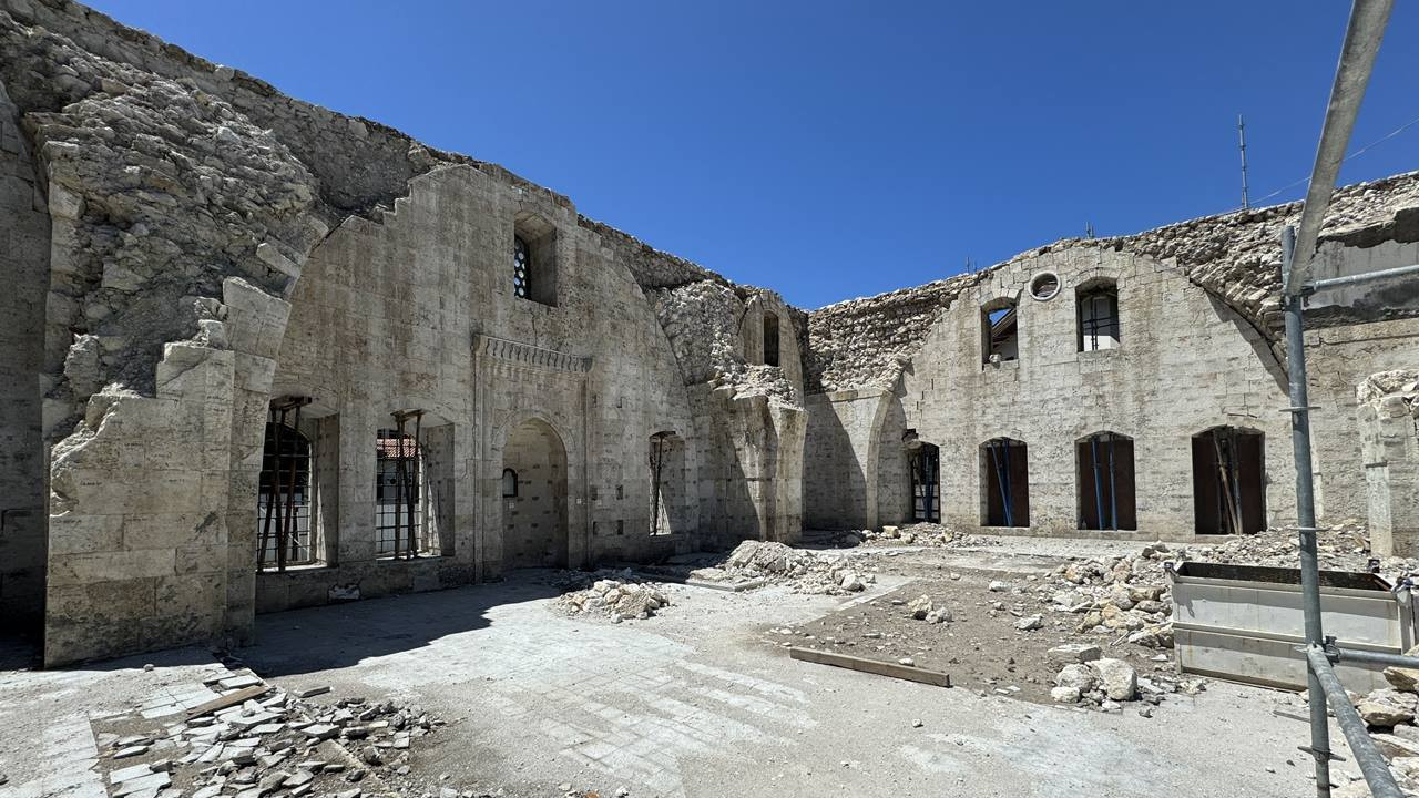 Depremde yıkılan tarihi eserler 2025'te ayağa kaldırılacak