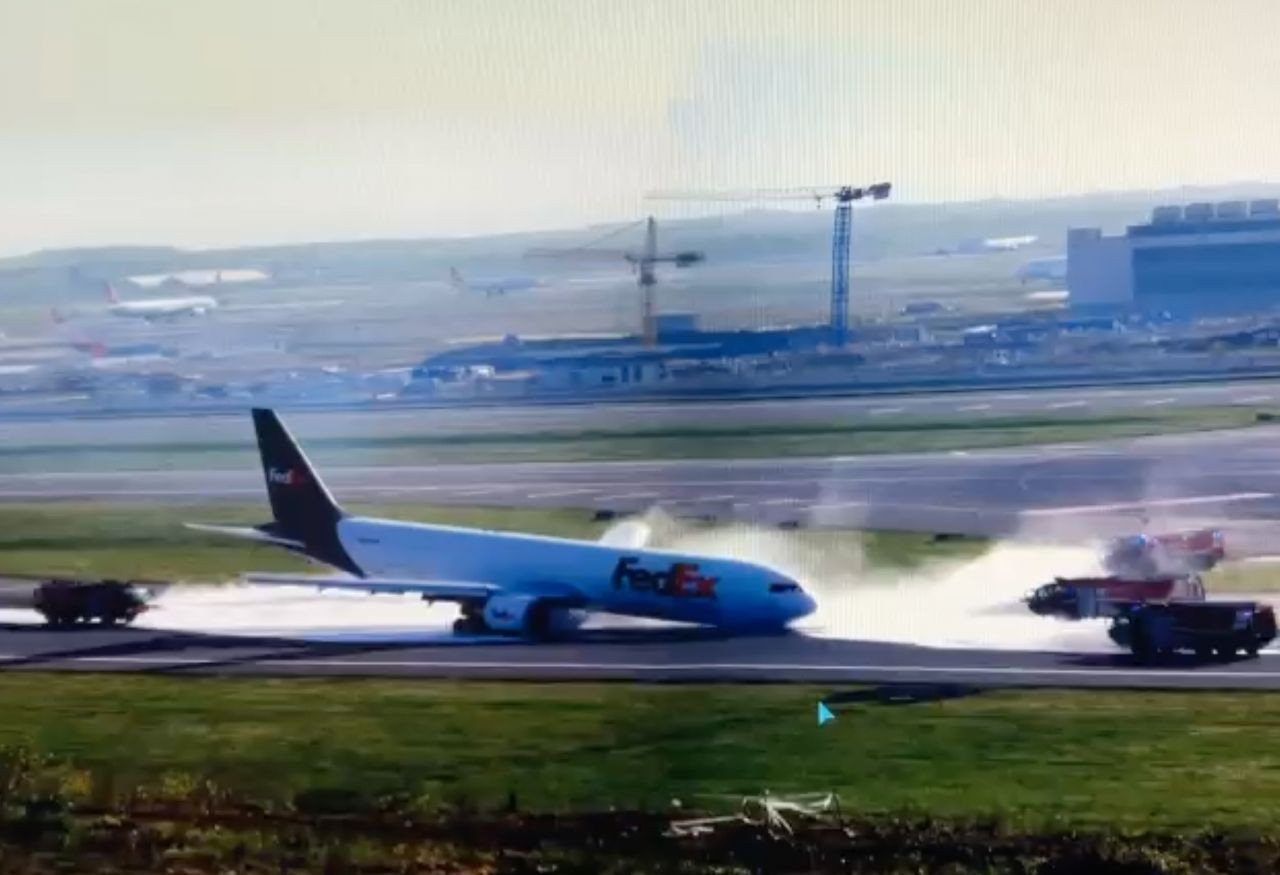 İstanbul Havalimanı: Uçak gövde üzerine indi! İniş takımlarının açılmama nedeni belli oldu - Sayfa 2