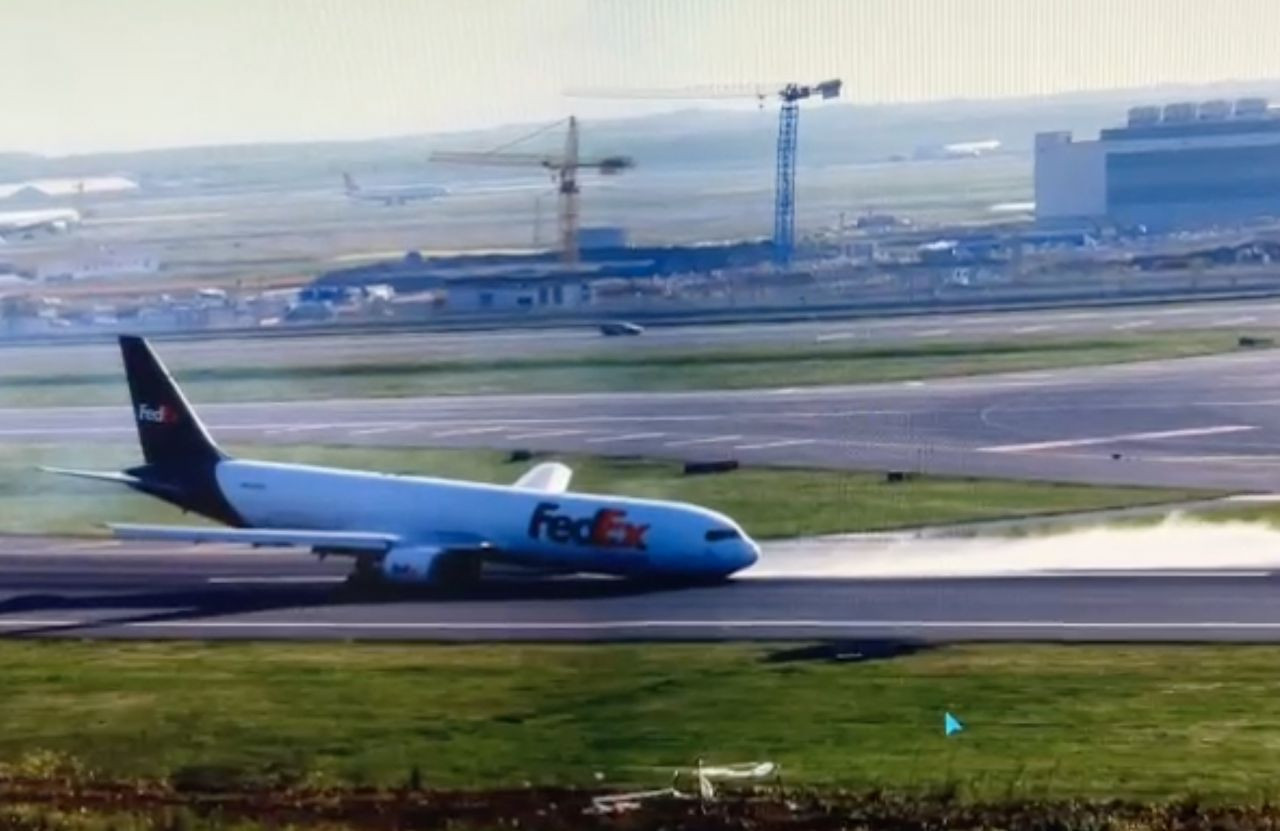 İstanbul Havalimanı: Uçak gövde üzerine indi! İniş takımlarının açılmama nedeni belli oldu - Sayfa 3