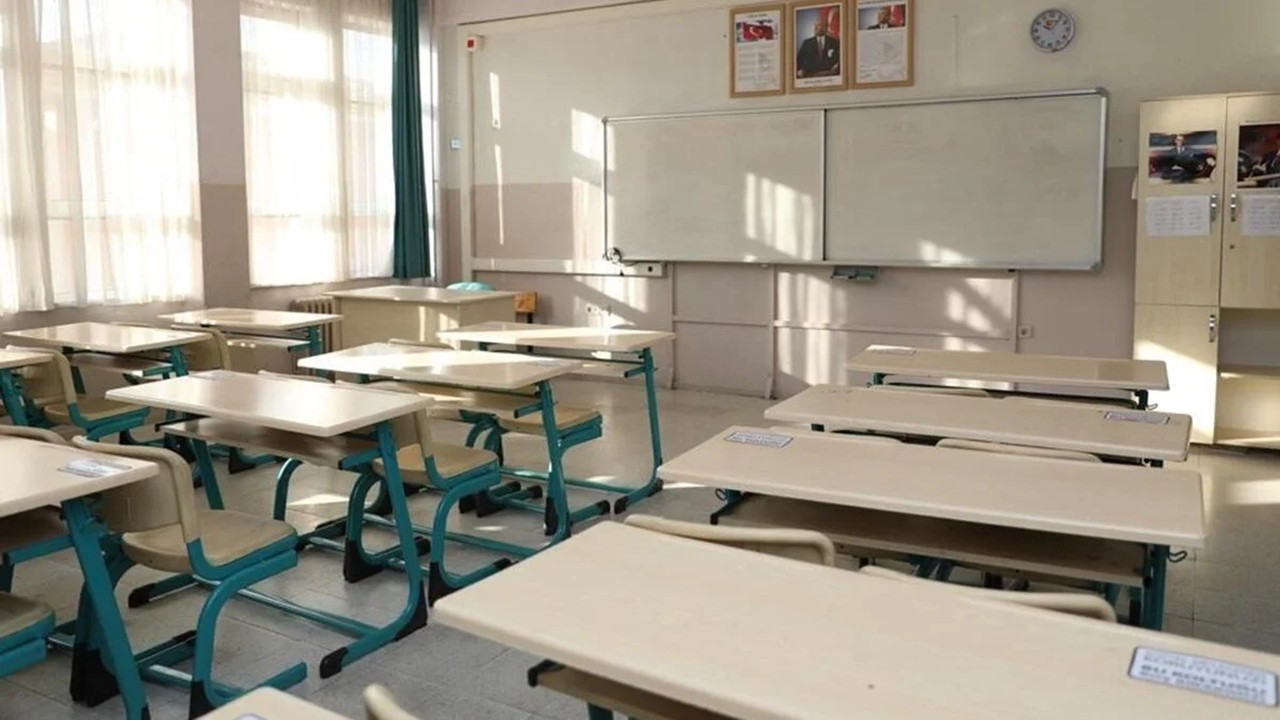 Öğretmenler iş bıraktı: Sınıflar boş kaldı