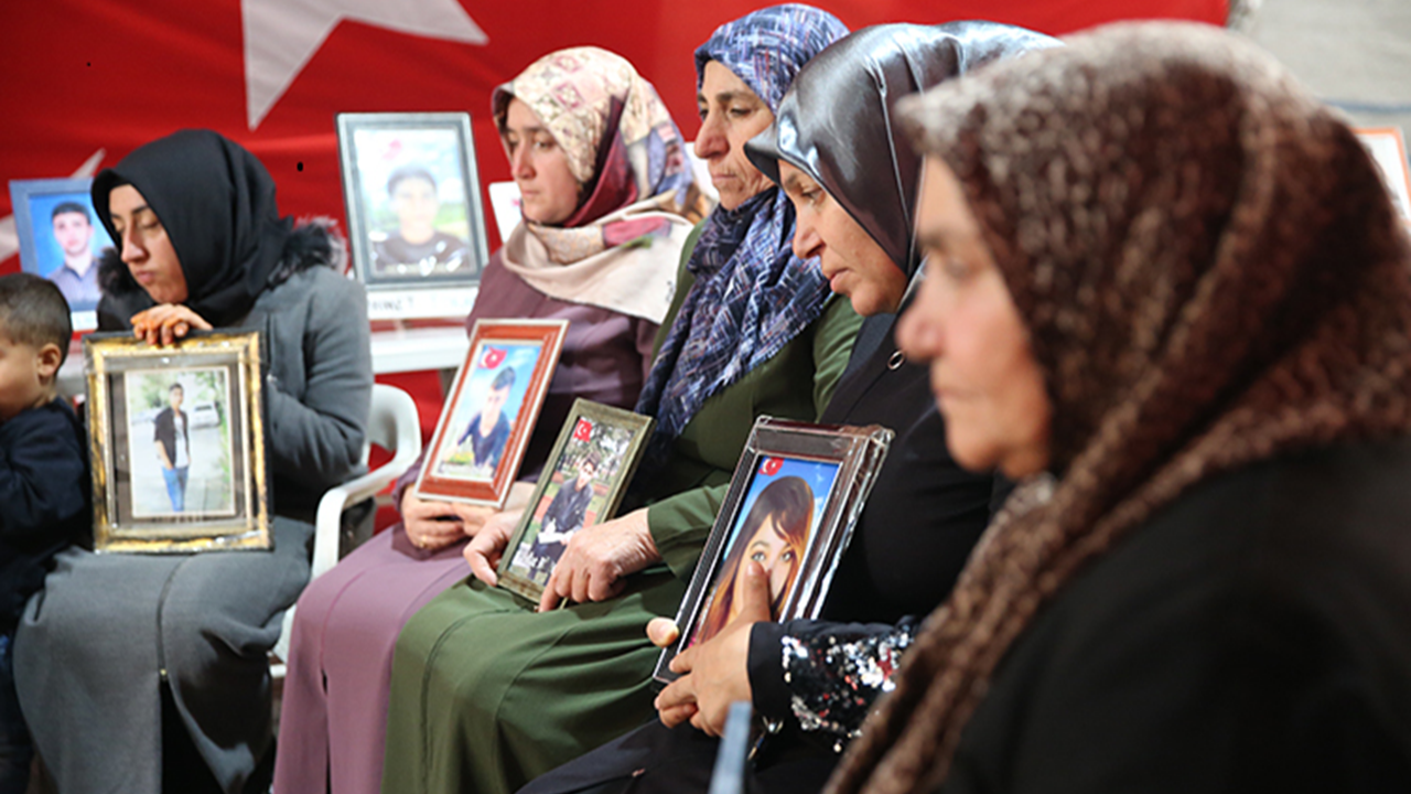 Diyarbakır'da 'Uluslararası Diyarbakır Annelerinin Huzur Arayışı Sempozyumu' düzenlendi