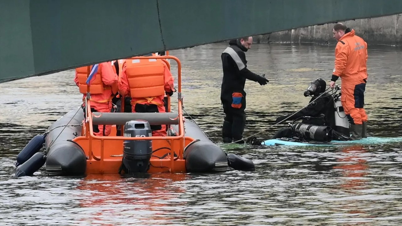 Rusya'da yolcu otobüsü nehre düştü: 4 kişi öldü