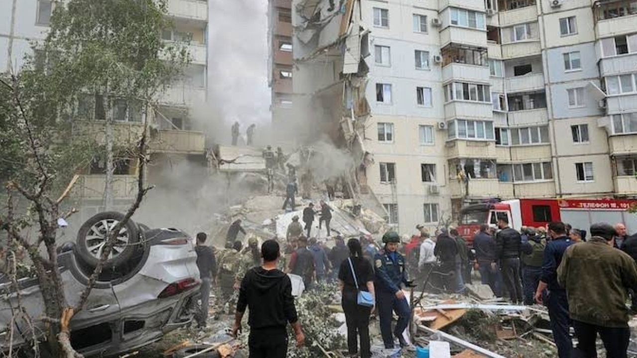 Ukrayna, Rus kentini vurdu: 15 ölü