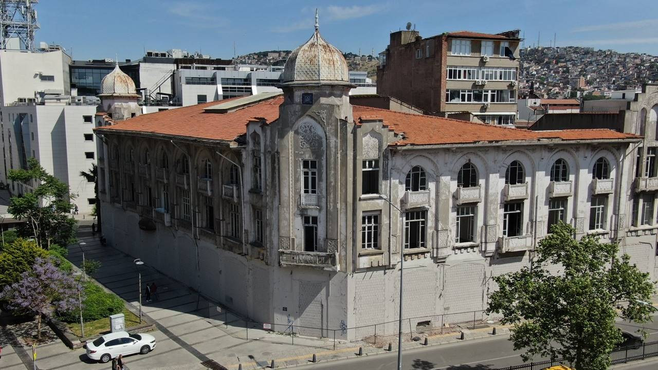 İzmir'deki tarihi Büyük Kardiçalı Han 1.1 milyar liraya satışta