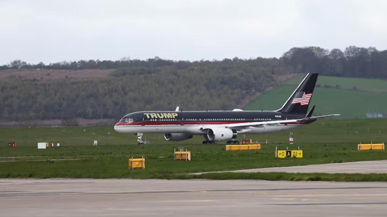Trump'ın uçağı havalimanında kaza yaptı