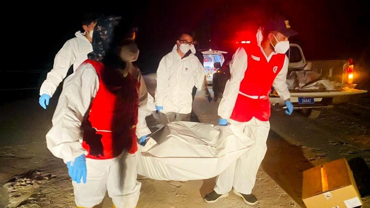 Göçmen teknesinden çağrı yapılmıştı: 10 ceset daha çıkarıldı