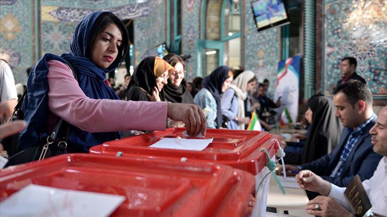İran'da yeni Cumhurbaşkanı'nı seçmek için seçim tarihi belli oldu
