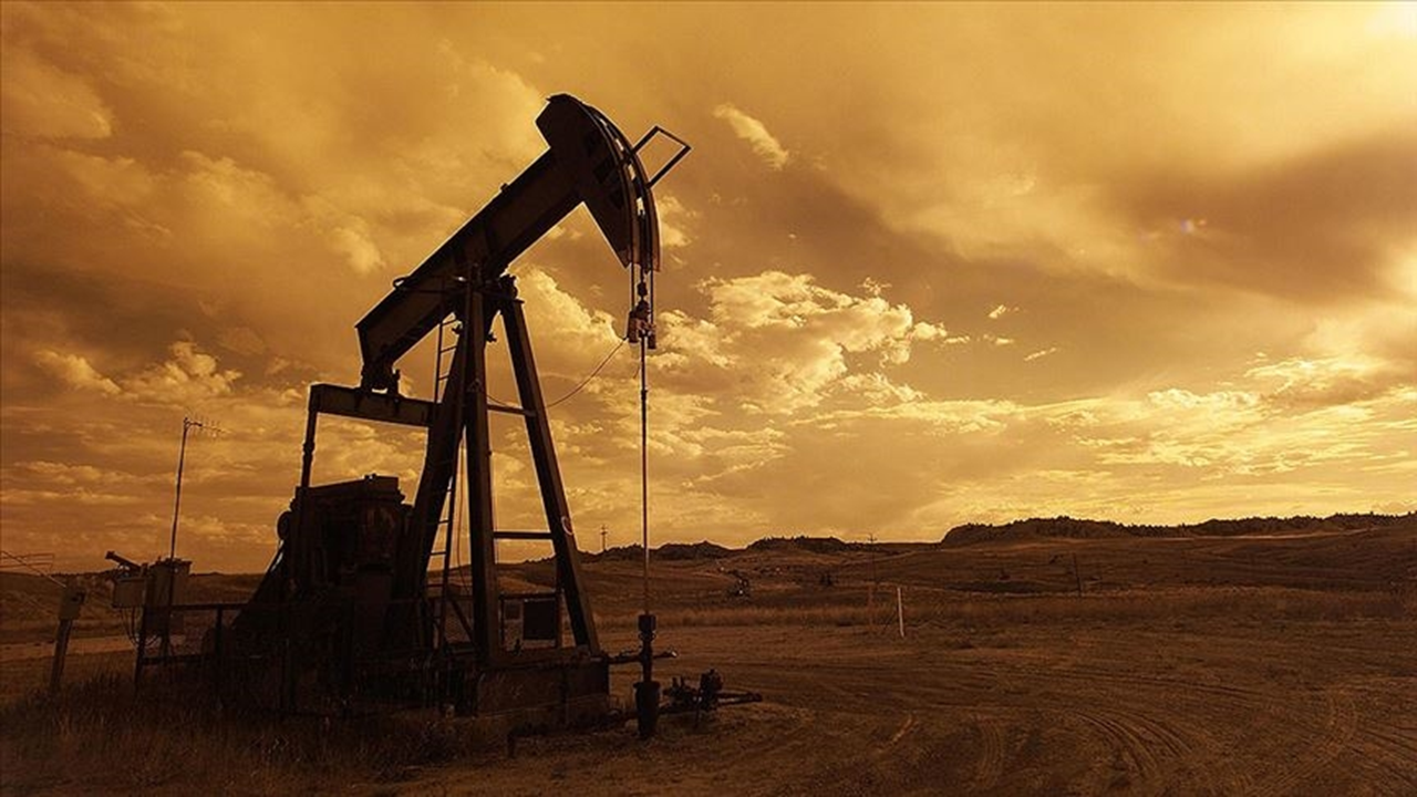 Brent petrolün varil fiyatı 82,17 dolar