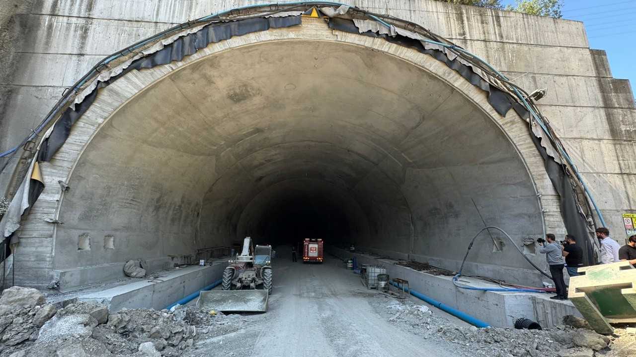 Trabzon'da tünel inşaatında iskele çöktü