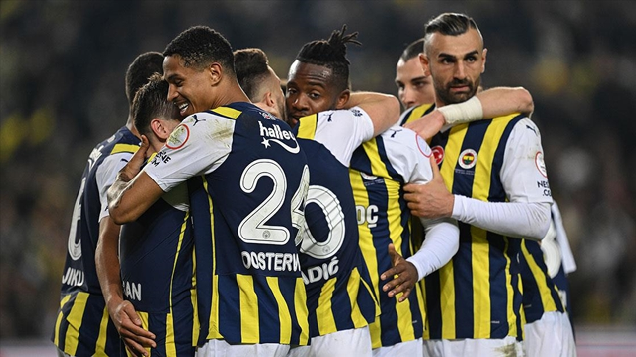 Rusya Ligi’nde Zenit mucizesi: Fenerbahçeliler de aynı umudun peşinde