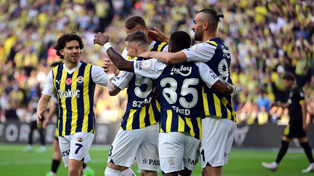 SON DAKİKA: Fenerbahçe 6 attı ama yine de şampiyonluğa yetmedi!