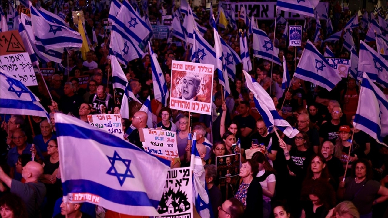 İsrail'de 'Netanyahu istifa' sesleri: Polis müdahale etti