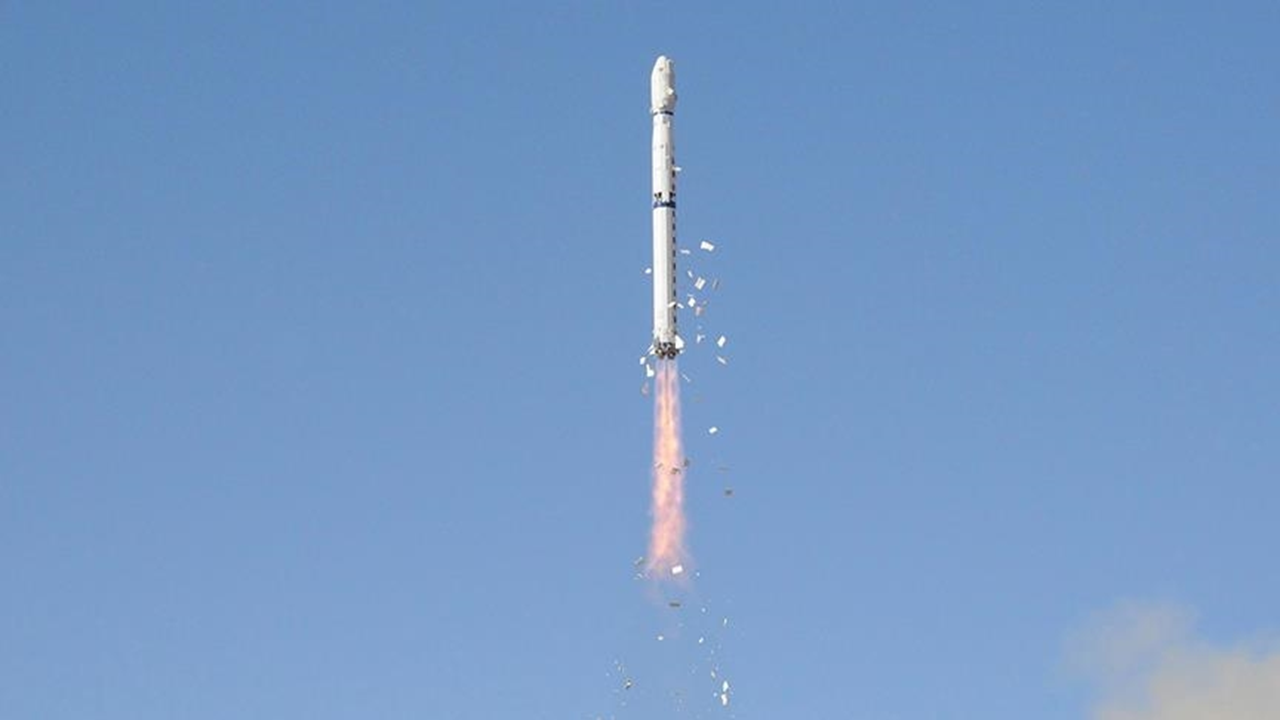Dünyanın ilk ahşap uydusu eylülde fırlatılacak
