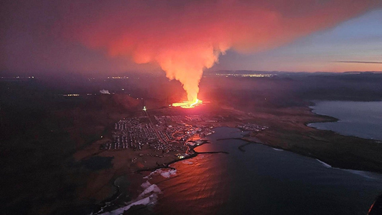 İzlanda'nın Reykjanes Yarımadası'nda bu yıl 4. yanardağ patlaması