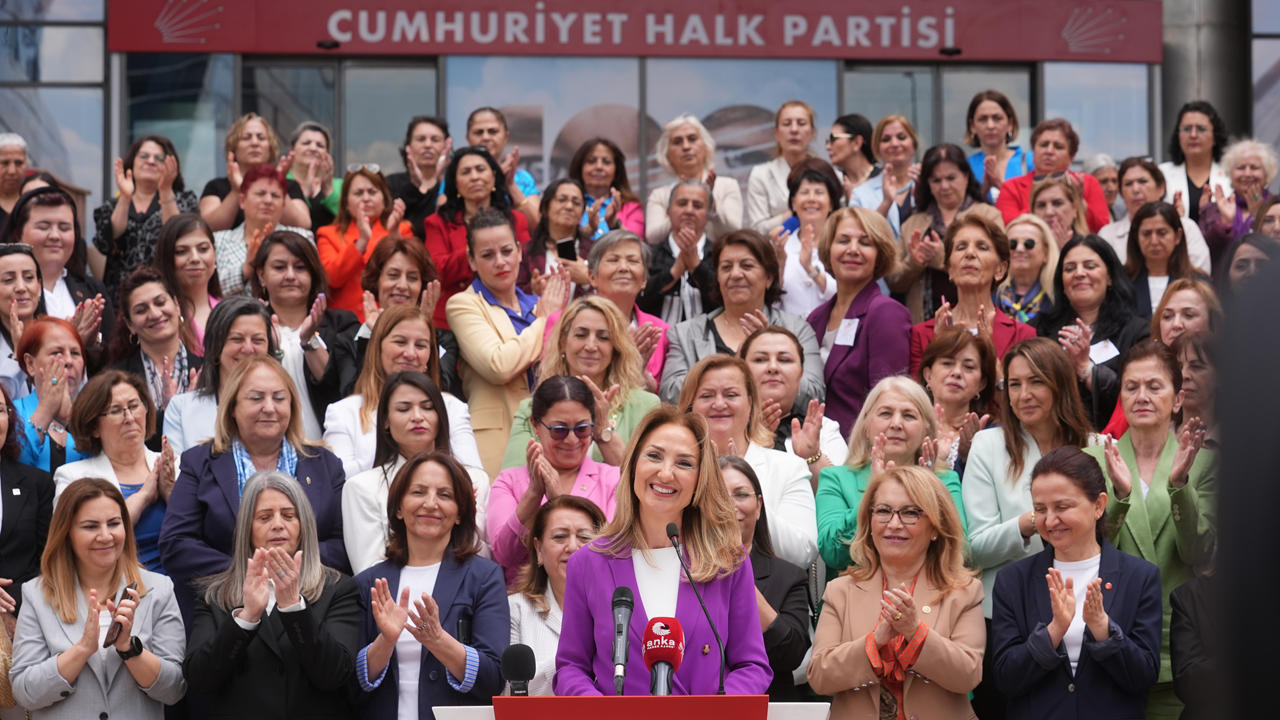 Aylin Nazlıaka, CHP Kadın Kolları Başkanlığı'na yeniden aday