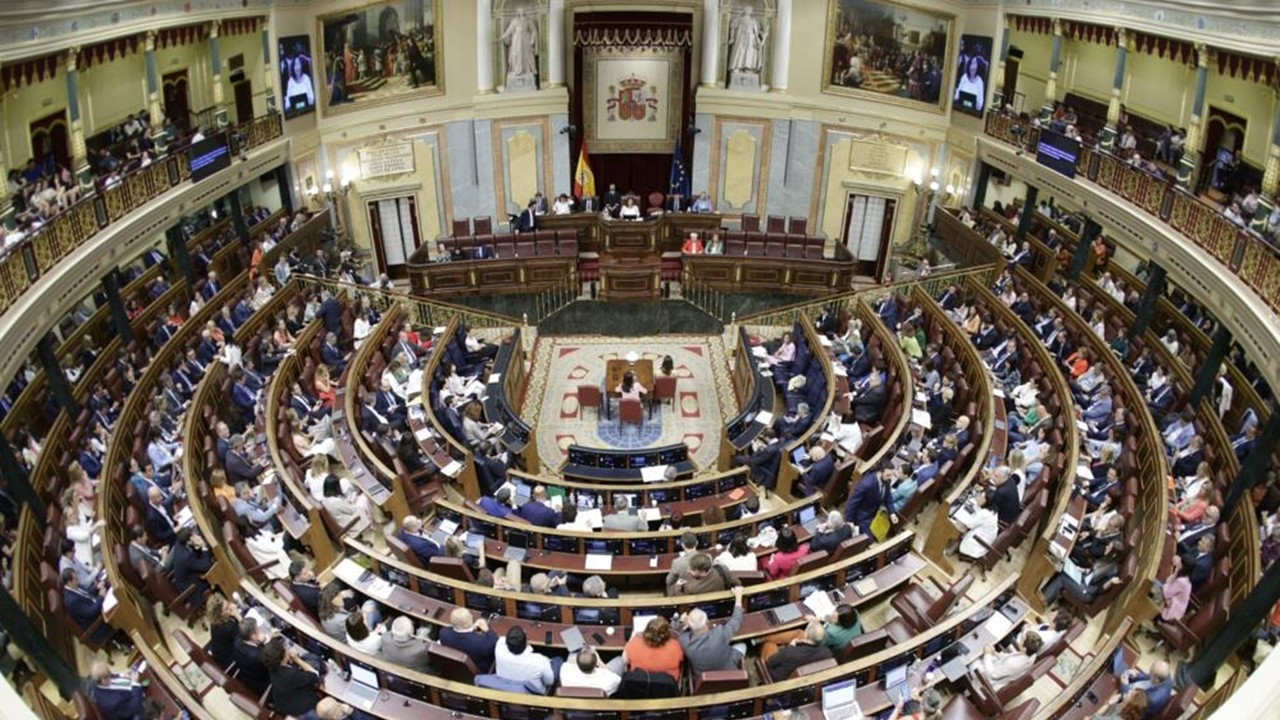 İspanya'da, Katalanlara yönelik af tasarısı onaylandı