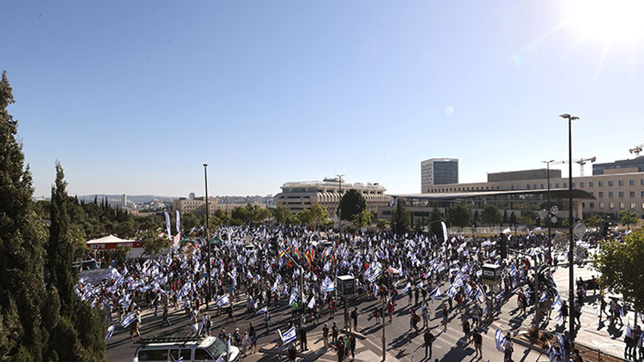 Tel Aviv’de 120 bin kişilik hükümet karşıtı protesto