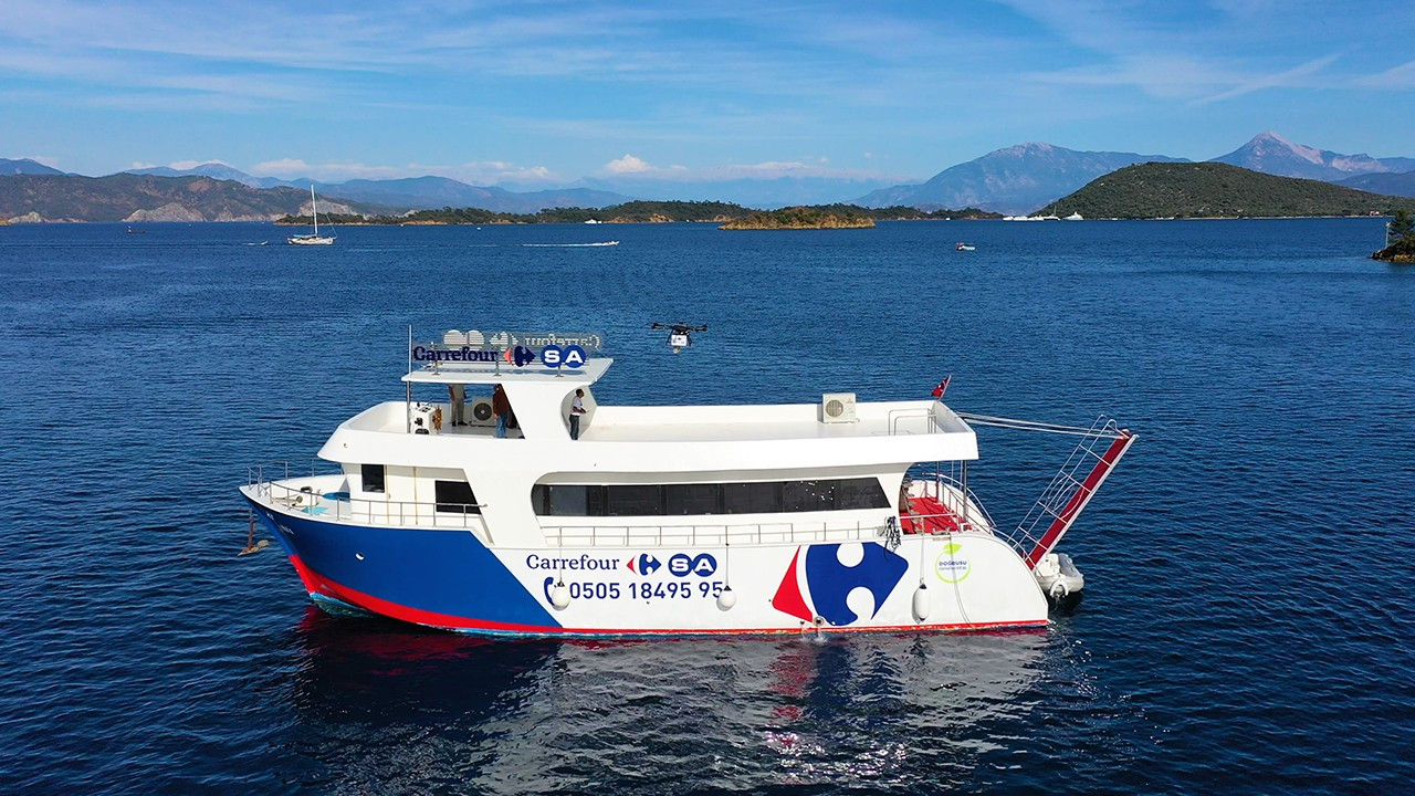 ‘CarrefourSA Mavi’ ile denizdeki müşterilere özel hizmet