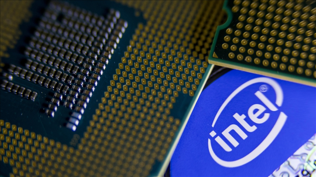 Intel, İrlanda'daki ortak girişimdeki yüzde 49'luk hissesini 11 milyar dolara Apollo'ya satıyor