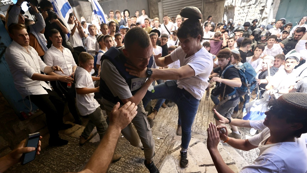Yüzlerce fanatik Yahudi, Doğu Kudüs'e baskın düzenledi