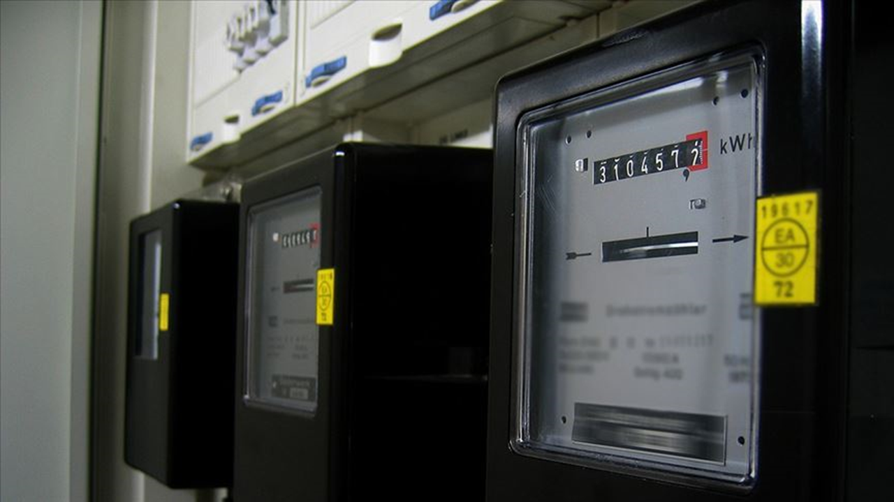 En az 07.00'de, en çok 15.00'de elektrik tüketiliyor