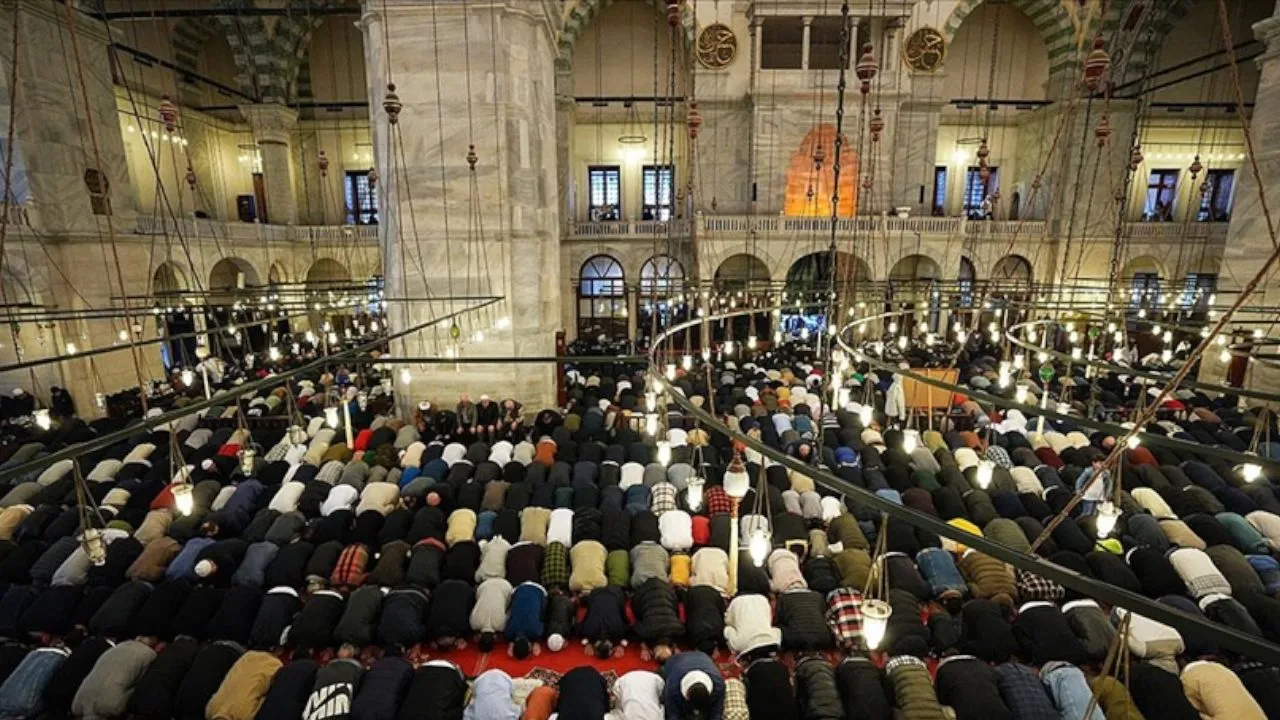 Diyanet bayram namazı saatlerini açıkladı! İstanbul, Ankara, İzmir: 81 ilde bayram namazı kaçta?