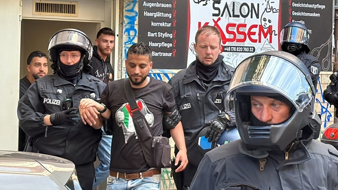 Almanya'da Filistin destekçilerine sert müdahale: Çok sayıda gözaltı var