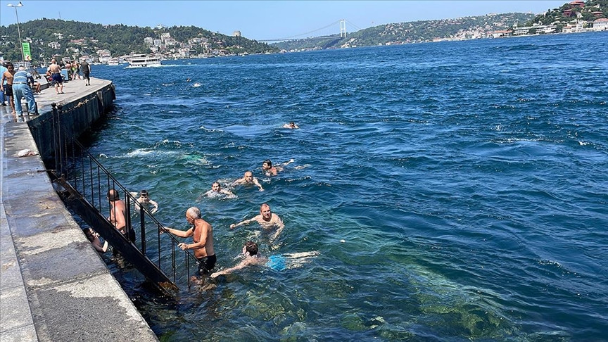 Güneş, bayram tatilcilerini İstanbul sahillerine yönlendirdi
