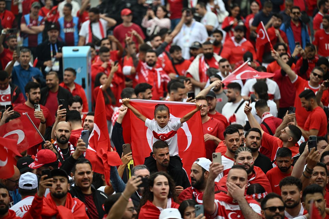 EURO 2024 heyecanı Dortmund'a taştı! Türkiye-Gürcistan maçı öncesi sokaklar 'kırmızı-beyaz'a büründü - Sayfa 3