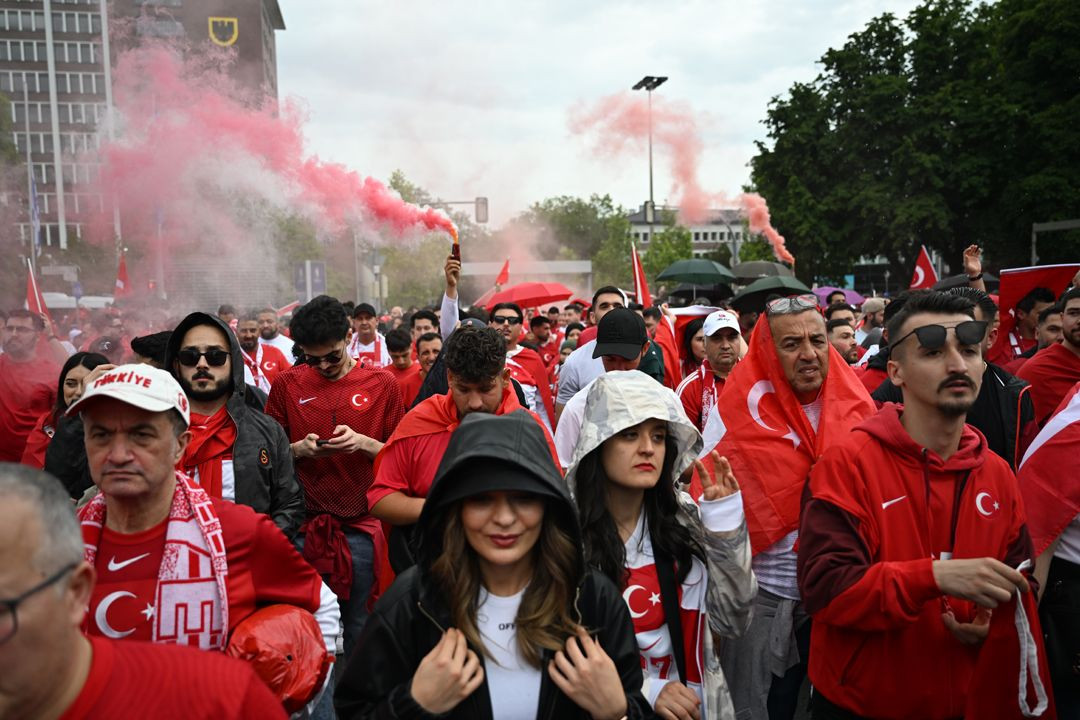 EURO 2024 heyecanı Dortmund'a taştı! Türkiye-Gürcistan maçı öncesi sokaklar 'kırmızı-beyaz'a büründü - Sayfa 2