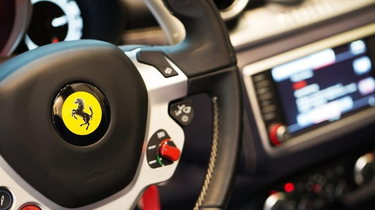 Ferrari'nin ilk elektrikli modelinin fiyatı belli oldu: İşte satışı için planlanan rakam...