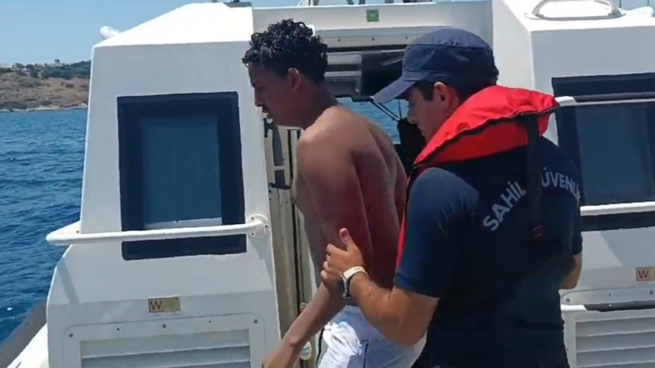 Yunanistan’a yüzerek geçmeye çalışan 2 göçmen yakalandı