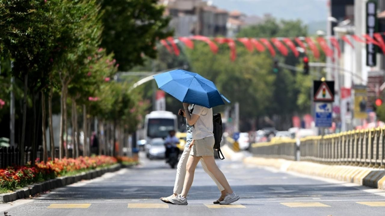 Hava sıcaklıkları yine artıyor: Meteoroloji'den kuvvetli rüzgar ve sağanak uyarısı