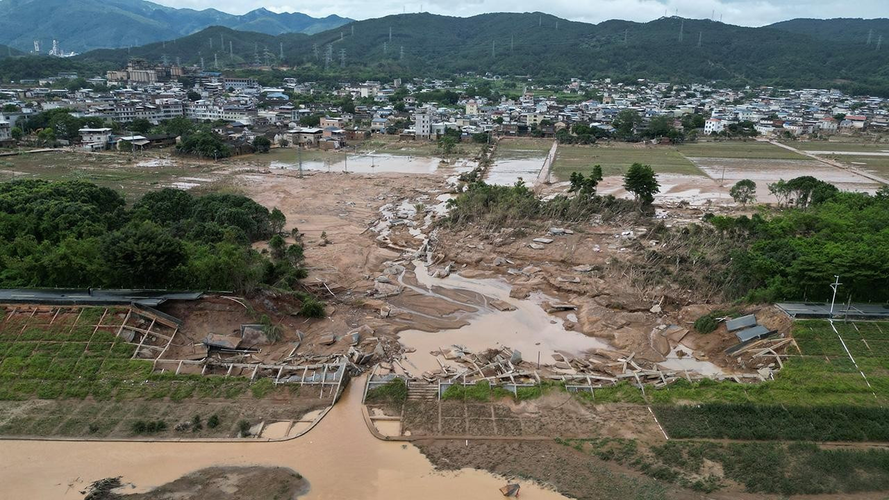 Çin'de şiddetli yağış sele neden oldu: 47 ölü